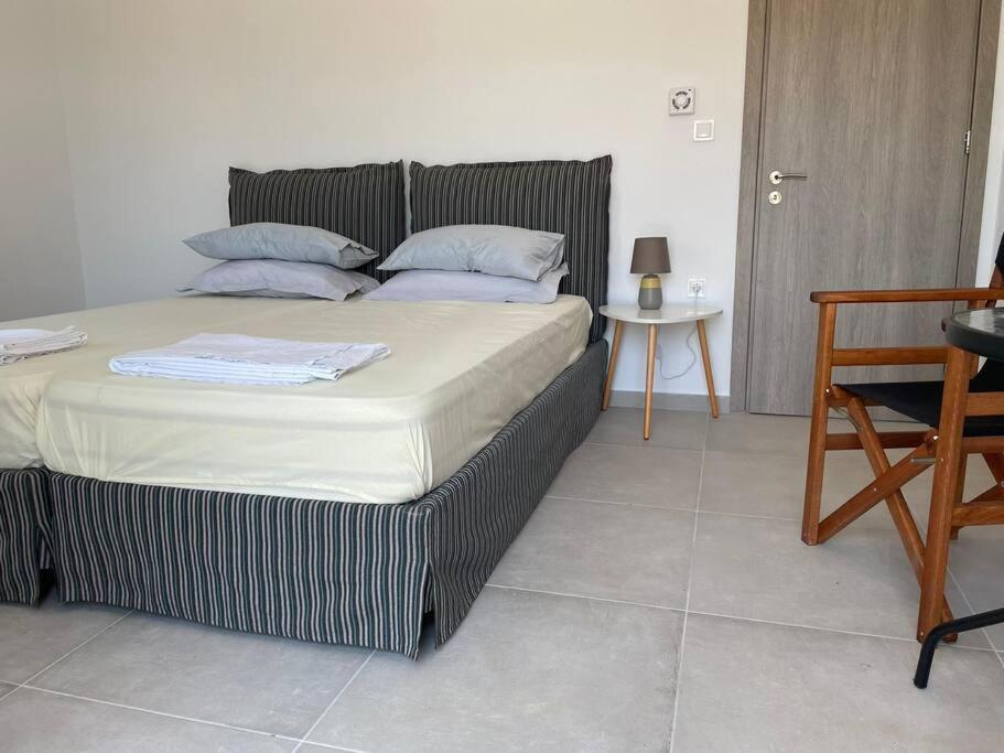 Souvala /Aegina. Excellent Location Luxury Villa. Vathi  Екстер'єр фото